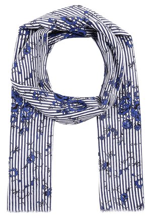 Écharpe blanche à rayures verticales bleu marine et imprimé floral bleu, bouclée lâchement avec des bords à franges.