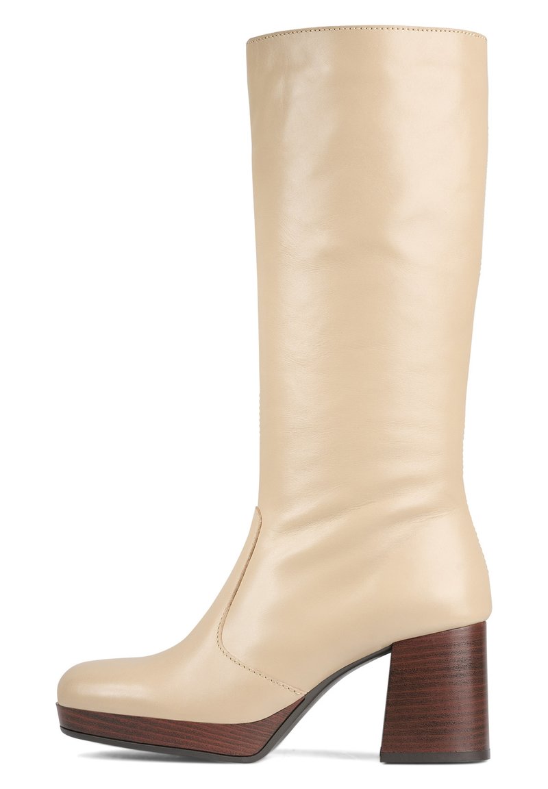 madrid big buckle white