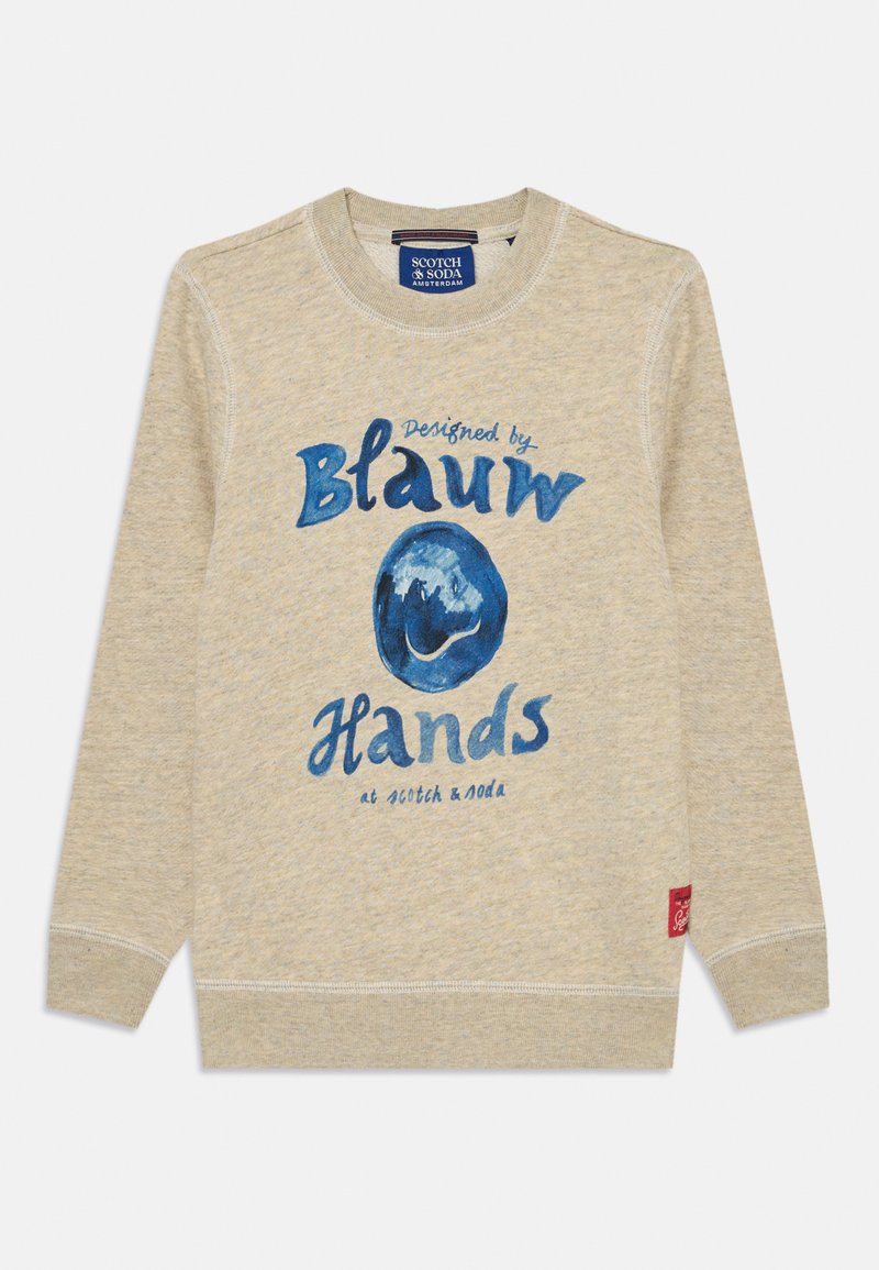 Sudadera beige con cuello redondo, que presenta un texto gráfico y un logo en color azul. Fabricada con un tejido suave, tiene puños y dobladillo acanalados.