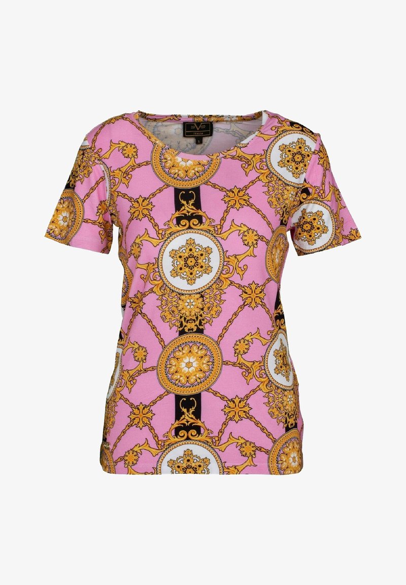 Růžová krátká košile s krátkými rukávy, zdobená zlatými ornamentálními vzory a kulatými motivy, s kulatým výstřihem a hladkým, elastickým materiálem.