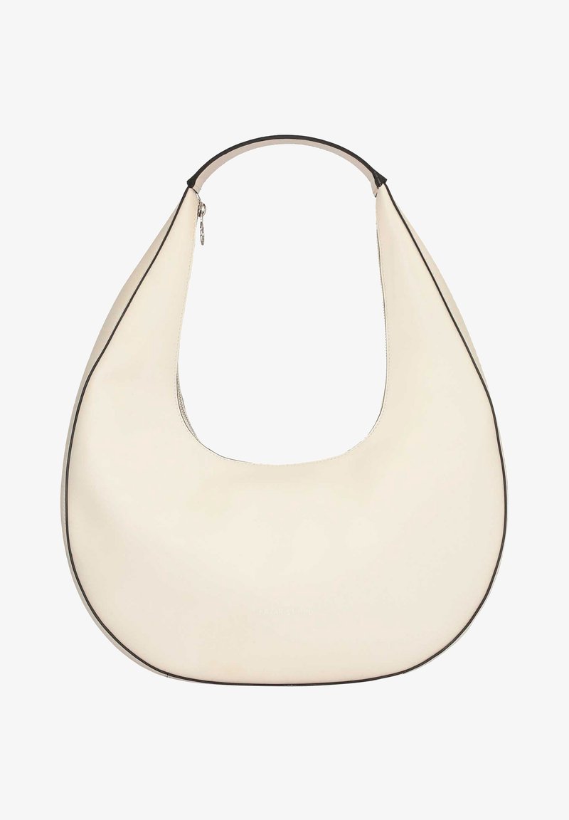 Sac à main en forme de croissant de couleur crème avec une fine bordure noire et une poignée courte, doté d'une fermeture éclair en haut.