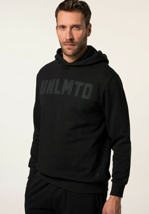 Sort sweatshirt lavet af blødt stof, med et stort præget "UNLMTD"-logo på forsiden, en hyggelig hætte og ribbede manchetter.