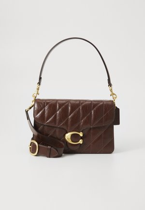 QUILTED GLAZED CHAIN TABBY SHOULDER BAG WITH CHAIN - Sac bandoulière - maple