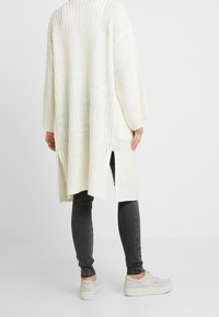 Noisy May Kardigan - off-white