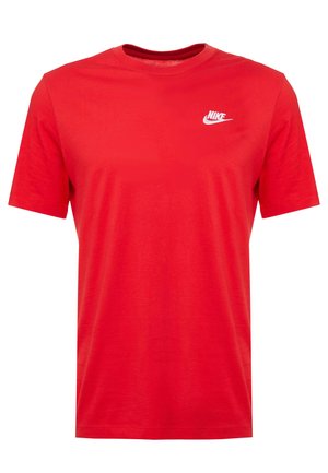 Rotes Baumwoll-T-Shirt mit Rundhalsausschnitt und kurzen Ärmeln, featuring ein weißes Nike-Logo auf der linken Brustseite. Glatte Textur und lässiges Design.