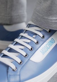 MOSCHINO Trainers - azzurro/bianco