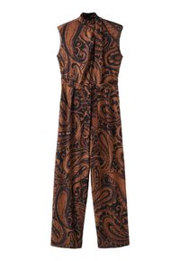 Monos de color marrón con un cuello alto, un diseño sin mangas y un estampado de paisley en negro. Presenta una cintura ceñida con cinturón y una silueta de pierna ancha.