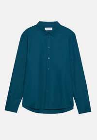 Camisa de algodón de manga larga en color azul verdoso con cierre de botones en la parte delantera, cuello clásico y dobladillo recto. Presenta costuras sutiles y cierres de botones estándar.
