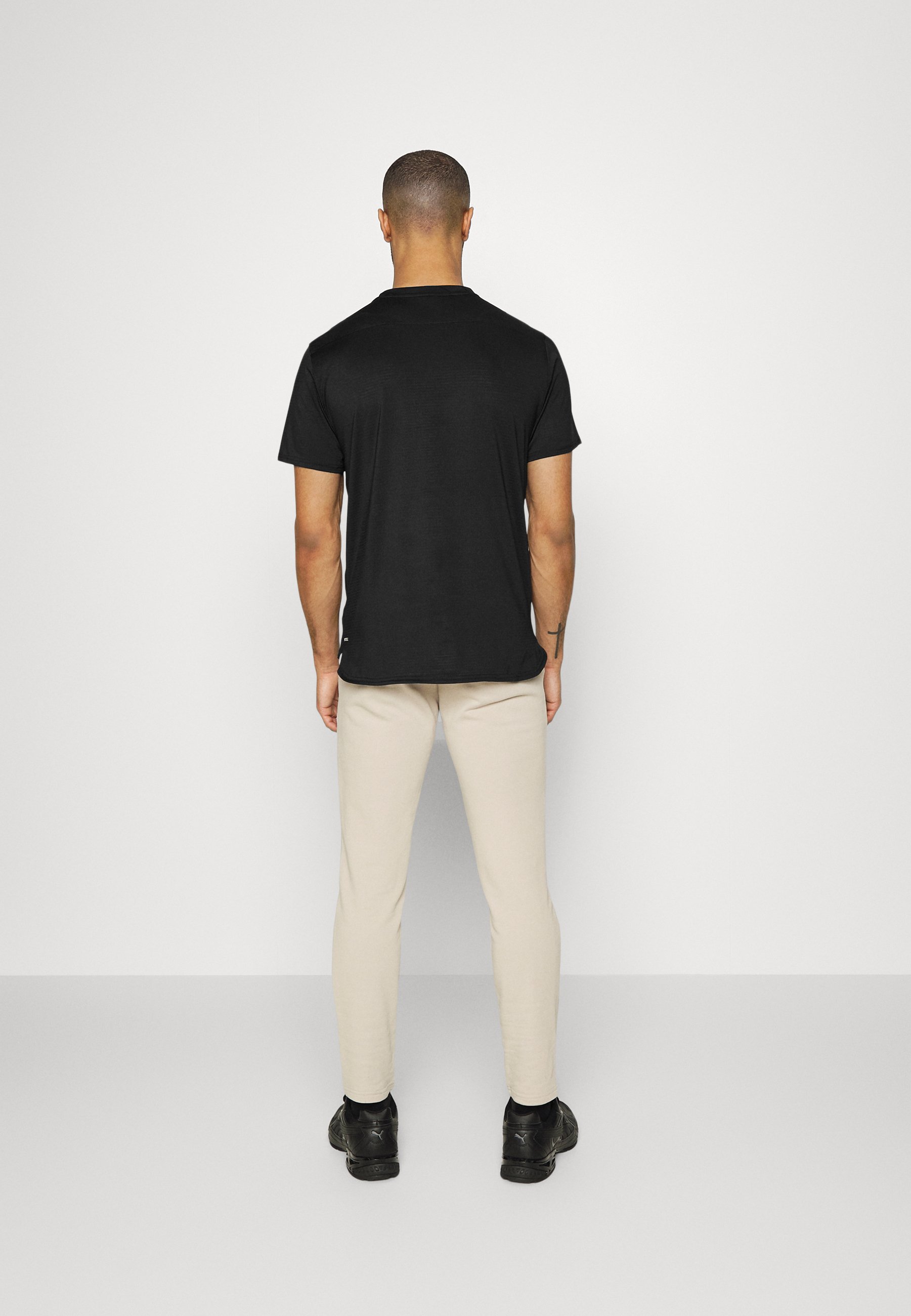 Puma TRAIN VENT TEE - Sport T-shirt 