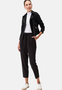 zero Nohavice chinos - black beauty