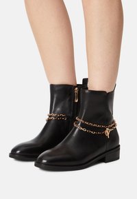Tamaris Botines - black