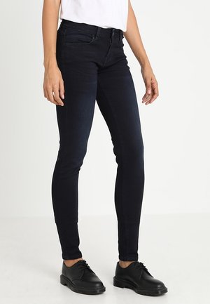 Jeansy Slim Fit