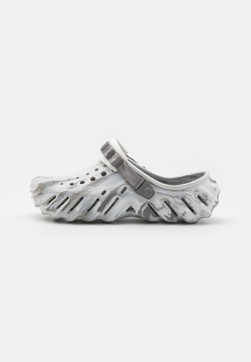 Crocs ECHO MARBLED UNISEX - Slip-on sandaler - moonlight/multi-coloured ...