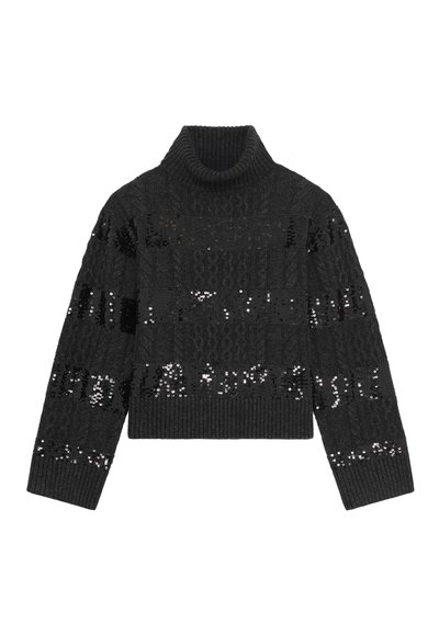 Maglione a collo alto grigio scuro a coste con maniche lunghe e bande orizzontali di paillettes nere sul corpo e sulle braccia.