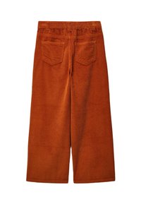 Culottes en velours côtelé marron avec un design à jambes larges, dotées d'une finition texturée, d'une taille élastique et de deux poches arrière.