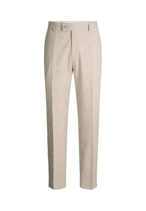Pantalon beige ajusté avec pli devant, taille boutonnée et passants pour ceinture, fabriqué en tissu texturé.