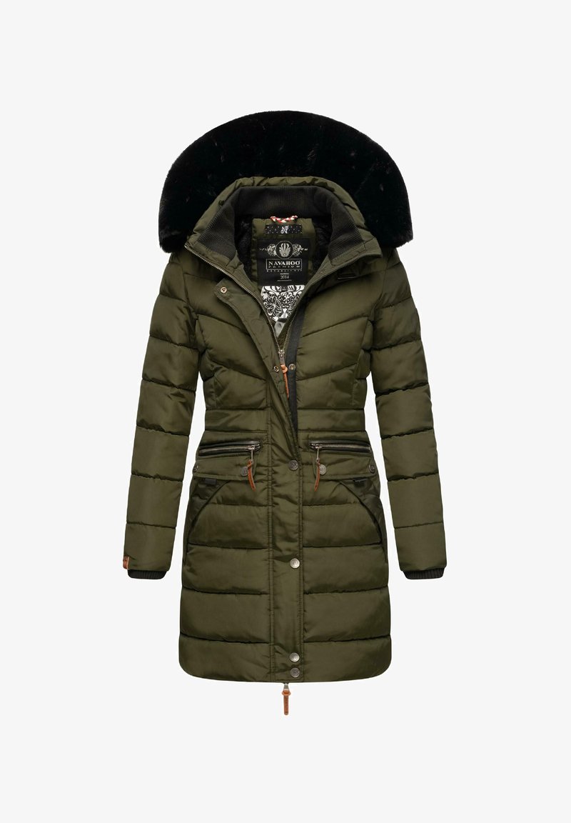 Polstret parka i mørk olivengrønn med en hette fôret med pels, glidelås og trykknapper, samt to frontlommer. Metalliske detaljer gir ekstra stil.