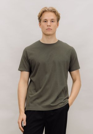 T-shirts - forest night