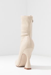 BEBO Botines de tacón - nude