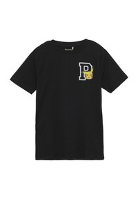 Czarny t-shirt z krótkim rękawem, na którym znajduje się biała litera 'P' oraz żółty grafika Pikachu na lewej piersi. Prosty, swobodny design.