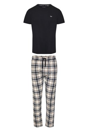 Černé tričko s krátkým rukávem a malým logem na hrudi, spárované s béžovými, černými a bílými kostkovanými pyžamovými kalhotami na šňůrku.