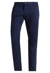 Chinos bleu marine en tissu mélangé de coton, présentant une coupe slim, deux poches latérales et une fermeture à bouton classique.