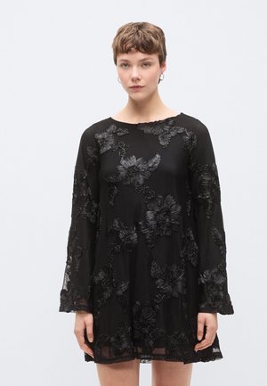 WIDE FLOWY MINI DRESS - Vestido de cocktail / Vestido de festa - black