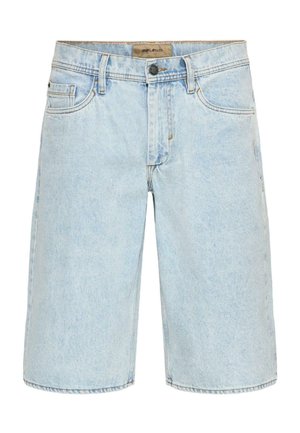 Lysblå denimshorts med lige snit, der har forlommer, knaplukning og synlige syninger ved kanterne.