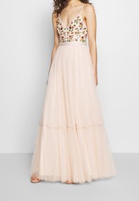 Needle & Thread Festklänning - pink