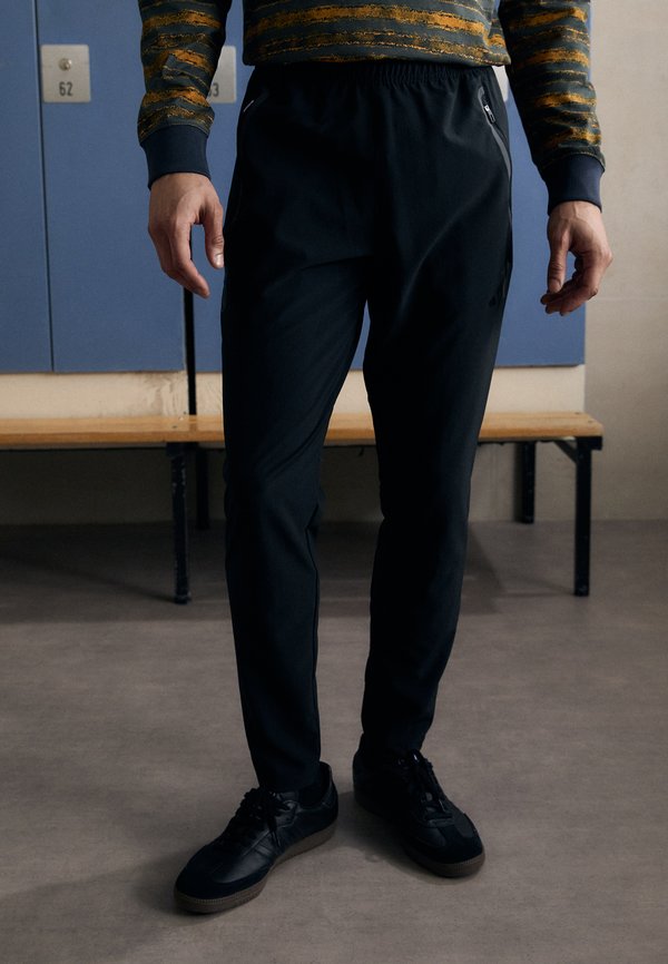 REAL MADRID TIRO COMPETITION TECH TRAVEL - Club wear3