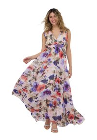 Abito maxi floreale in tessuto leggero con profondo scollo a V, design senza maniche e stampe multicolori di fiori rossi, rosa e blu.