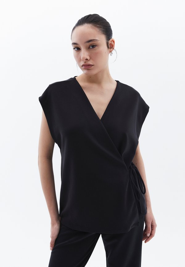 MIT FEINER QUALITÄT - Bluse