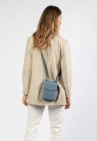 Aunts & Uncles TULIP - Handytasche - flint stone