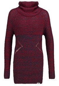 Robe-pull en maille à manches longues, de couleur rouge foncé et noire, avec un col roulé et des détails subtils en dentelle diagonale au niveau de la taille.