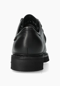 Chaussures en cuir noir avec un bout rond, une texture lisse et une semelle en caoutchouc noir solide. Caractéristiques de couture minimale et un petit talon.