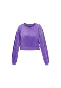 Sweatshirt cropped din catifea mov, cu manșete și tiv cu nervuri, având accente din mărgele pe un umăr pentru un detaliu suplimentar.