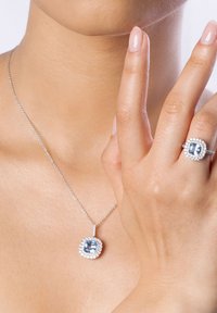 YES SCARLET DREAM srebrny