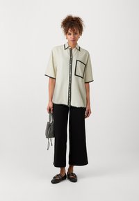 Vero Moda Tall VMNADIA  - Blúzka so zapínaním na gombíky - birch