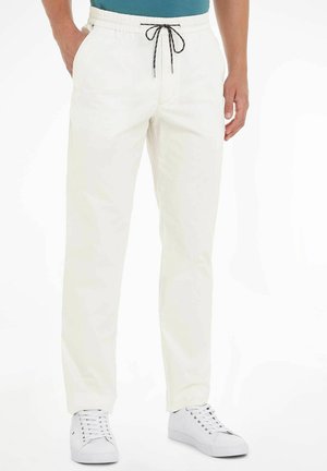 CHELSEA POPLIN PAPERTOUCH RELAXED FIT - Pantalon de survêtement - weathered white