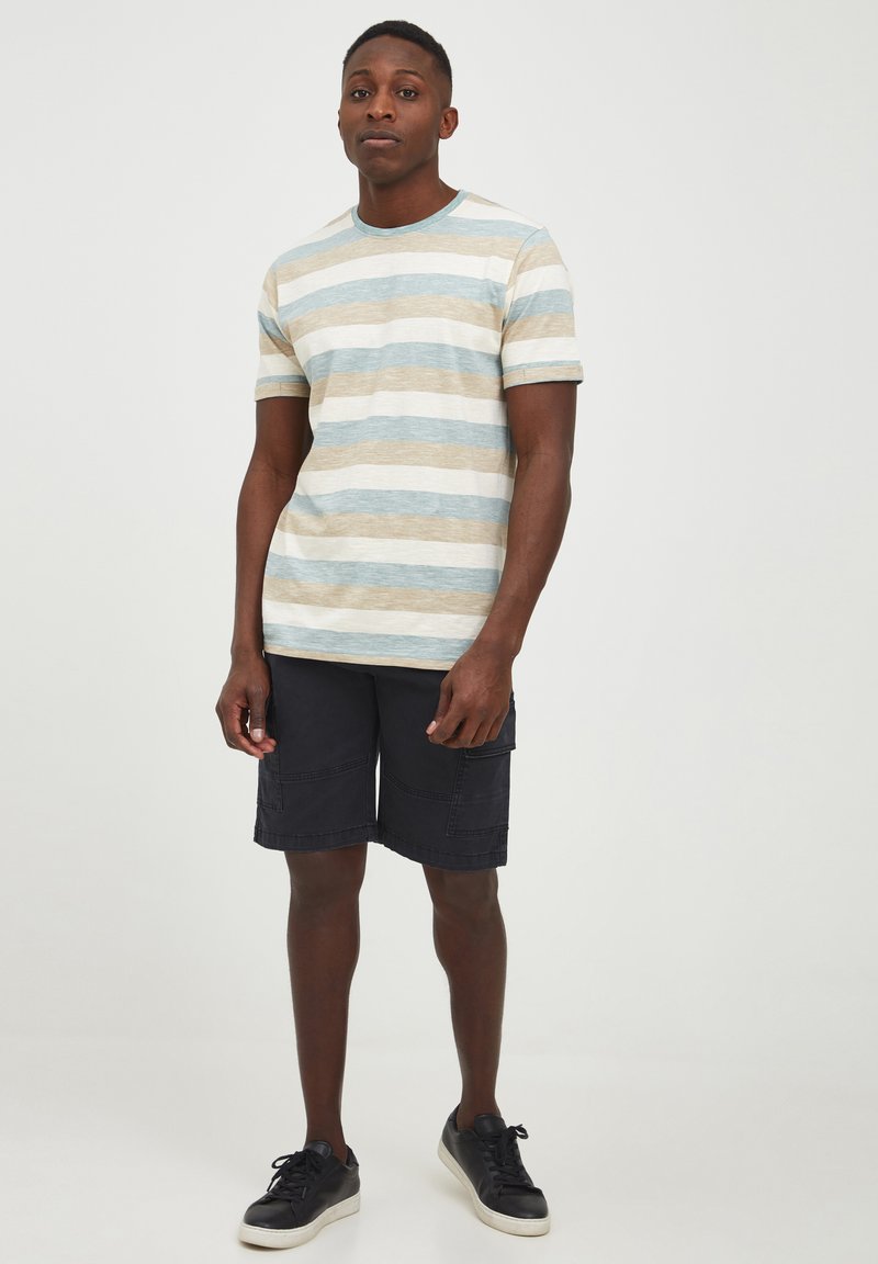 Herren Skinny Fit | INDICODE JEANS IDBROM Jeans Shorts black/schwarz - KB91037 Herren Skinny Fit | INDICODE JEANS IDBROM Jeans Shorts black/schwarz - KB91037