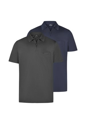 To kortærmede poloshirts med kraver og frontlynlås, den ene mørkegrå og den anden mørkeblå, begge med en brystlomme.