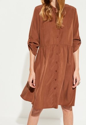 Day dress - brown