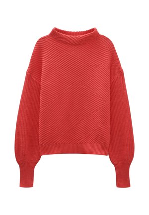 Pull en tricot rouge avec un col montant, des épaules tombantes, des motifs diagonaux texturés et des poignets et un ourlet côtelés.