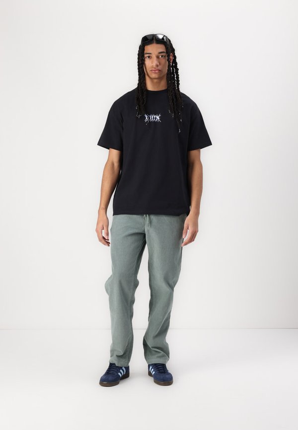 TAXER REGULAR  - Trousers2