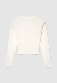 Weißer, langärmeliger, kurz geschnittener Pullover mit strukturiertem Rautenmuster sowie gerippten Bündchen und Saum. Das Material wirkt weich und leicht.