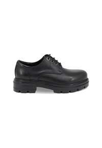 Scarpe in pelle nera con lacci, punta arrotondata, superficie testurizzata e suola spessa e robusta con battistrada pronunciato.