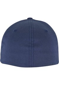 Tengerészkék baseball sapka, pamutból készült, lekerekített tetejű, középen varrott varrással és gombbal a fejpántján.