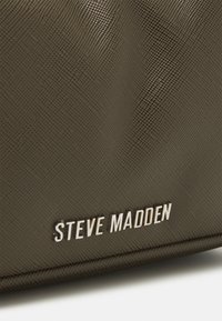 Steve Madden BVITAL SET - Mala a tiracolo - olive