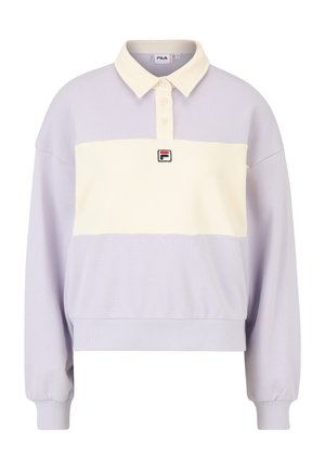 Lila sweatshirt met een crèmekleurige horizontale streep, kraaghals, drie knopen en een klein zwart en rood FILA-logo op de borst.
