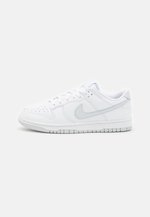 Nike Sportswear DUNK LOW RETRO - Baskets basses - white/pure platinum/blanc - ZALANDO.FR